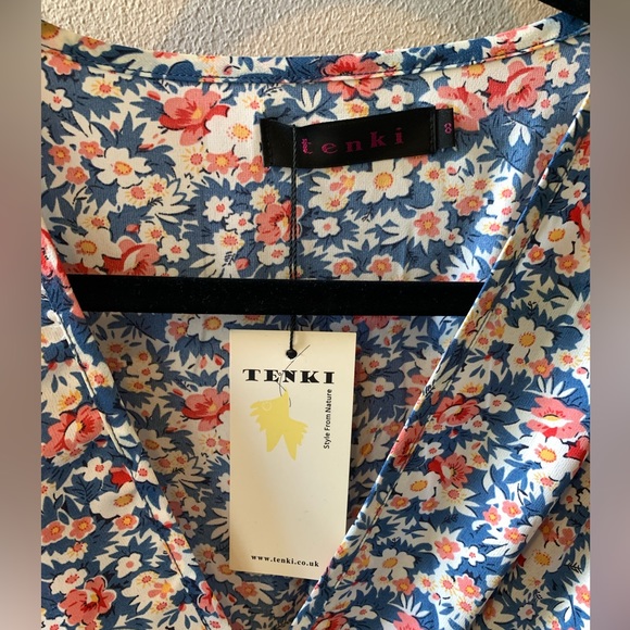 Tenki floral faux wrap midi dress w/cap sleeves and elastic waist, EU size 8 - Picture 2 of 4